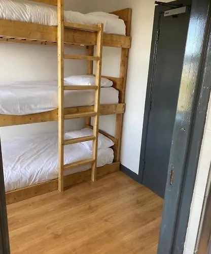 Backpackers Hostel אכסניה *